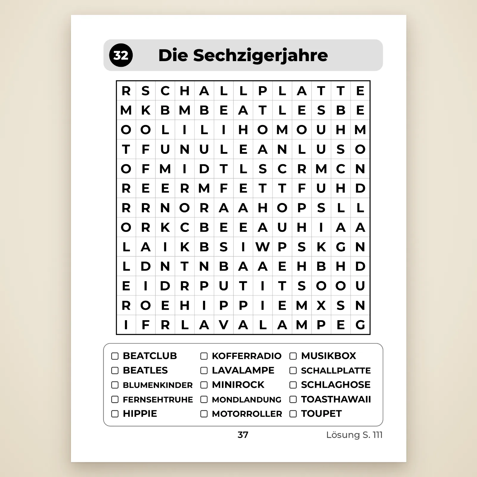 Seite von Rätsel 32 „Die Sechzigerjahre“: Gitter mit 13 × 13 großen Buchstaben und Liste mit 15 Wörtern zum Abhaken (Beatles, Minirock, Schlaghose, Toast Hawaii …)
