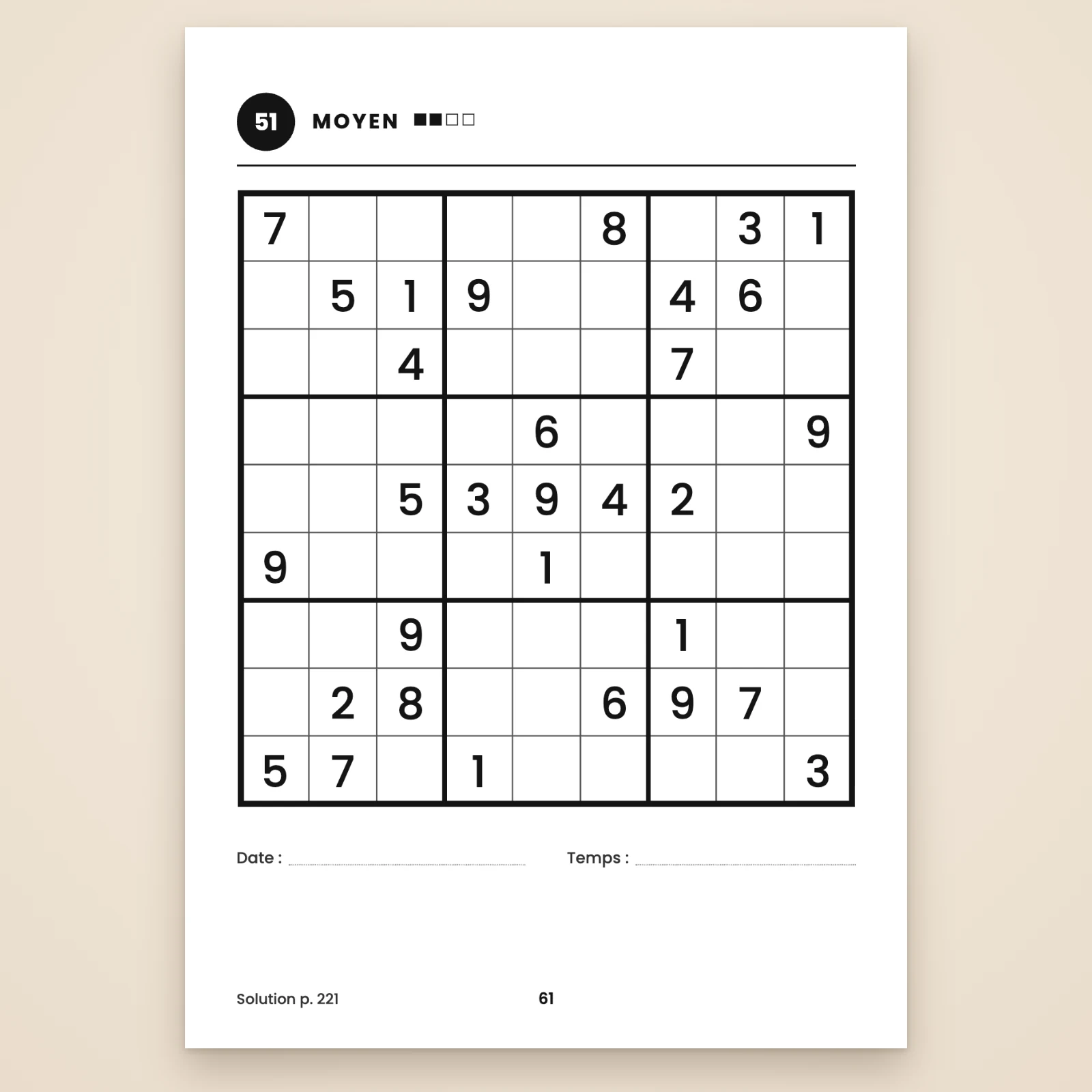 Page de la grille n° 51, niveau Moyen : une grande grille de 9 × 9 aux chiffres très grands, une ligne pour la date et le temps, et la page de sa solution