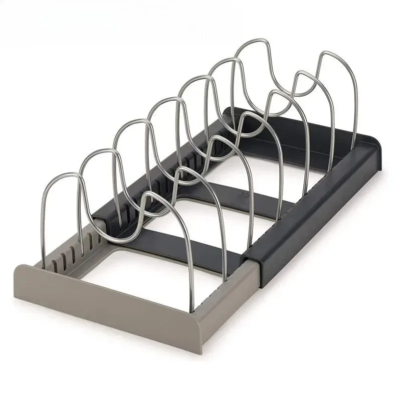 Support télescopique vide, avec ses grilles métalliques et ses cloisons réglables, vu de trois quarts